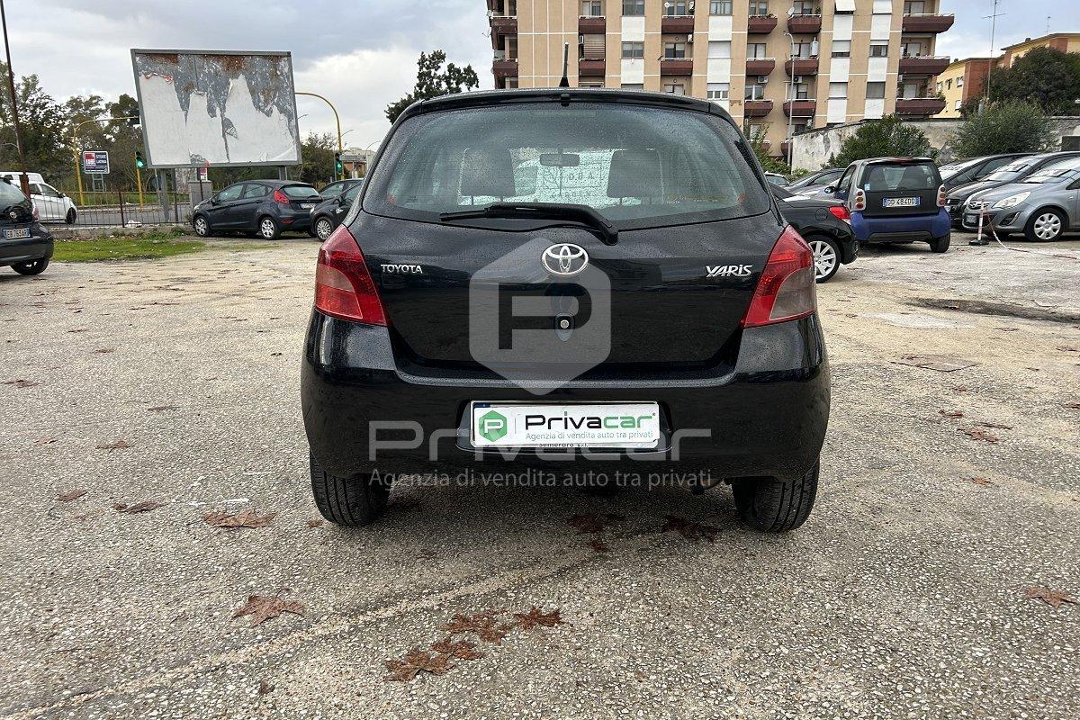 TOYOTA Yaris 1.0 5 porte Sol