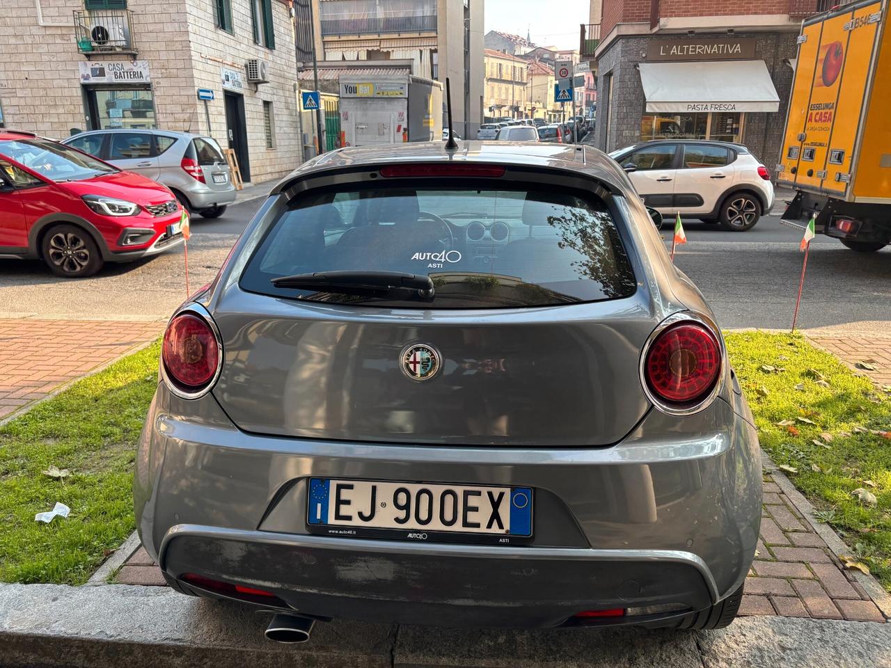 Alfa Romeo MiTo 1.6 JTDm-2 S&S Distinctive Sport Pack
