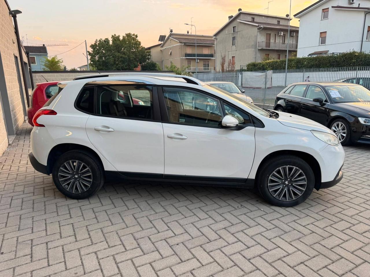 Peugeot 2008 BlueHDi 120 S&S Allure