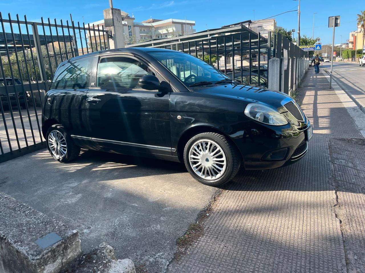 Lancia Ypsilon 1.2 69 CV Diva X NeoPatentati