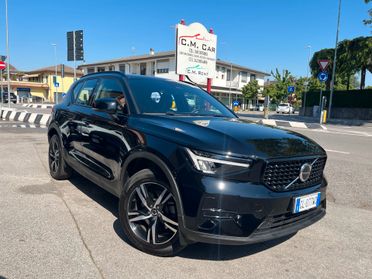 Volvo XC40 B4 AWD automatico Ultimate Dark