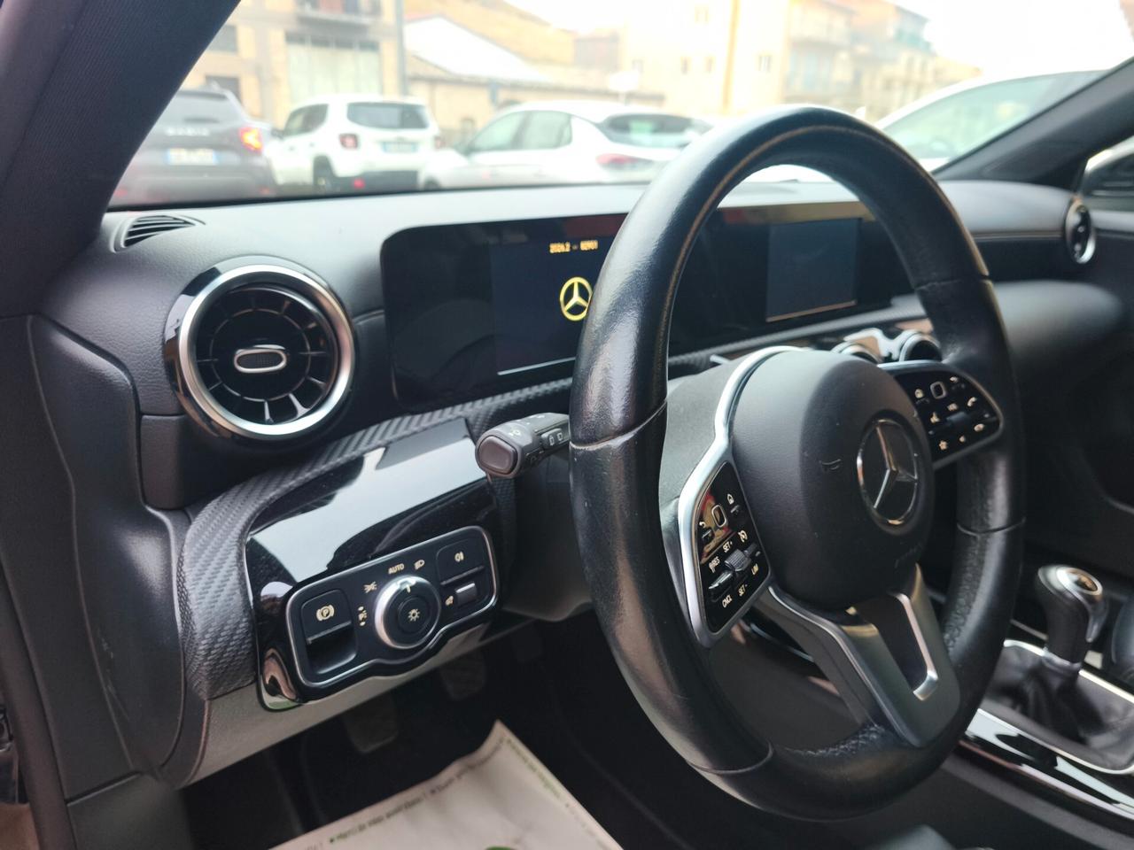 Mercedes A 180d Motore Mercedes 2.0