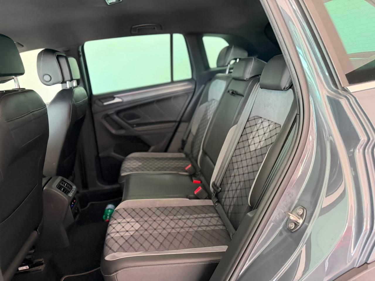 Volkswagen Tiguan 2.0 TDI 150 CV SCR DSG R-Line