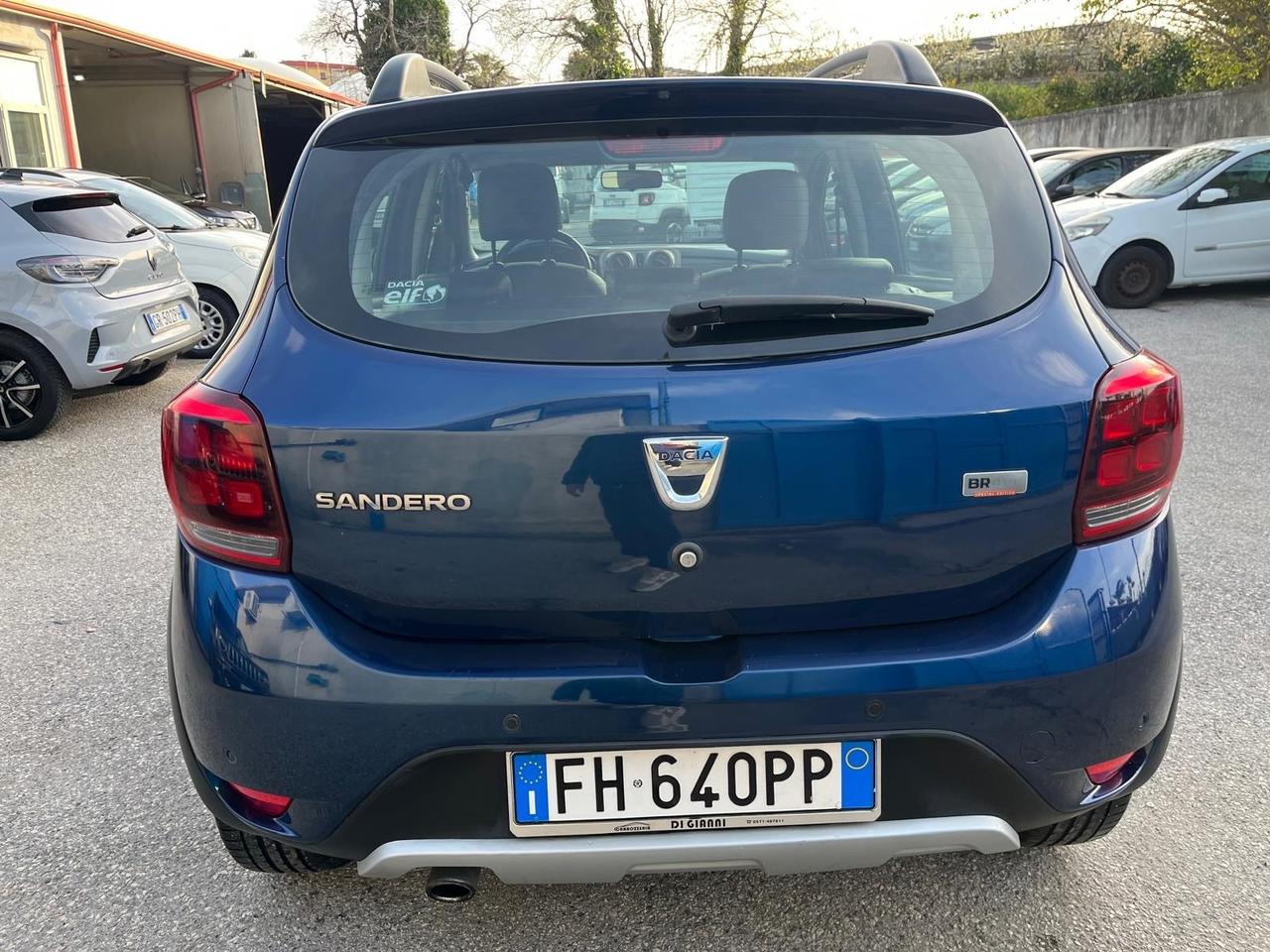 Dacia sandero stepway-0.9 tce-benz-2017