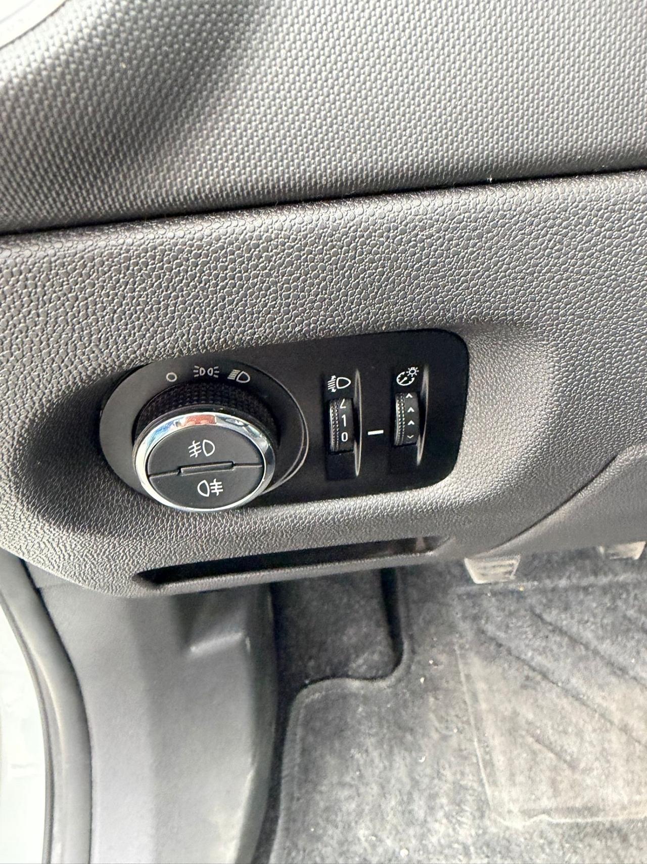 Opel Corsa 1.0 Benzina- Neopatentati- Anche Permuta