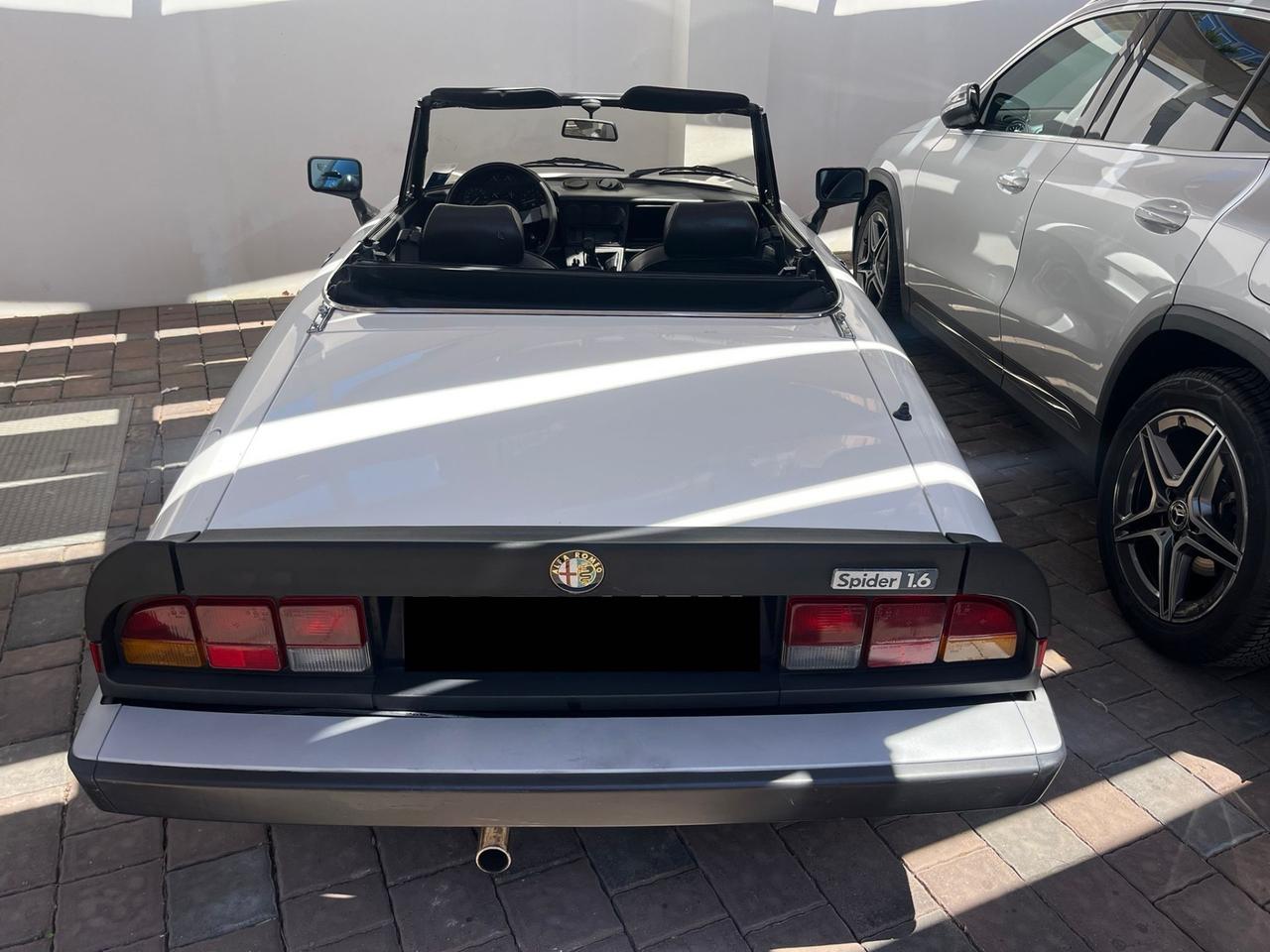 Alfa Romeo Spider 1.6