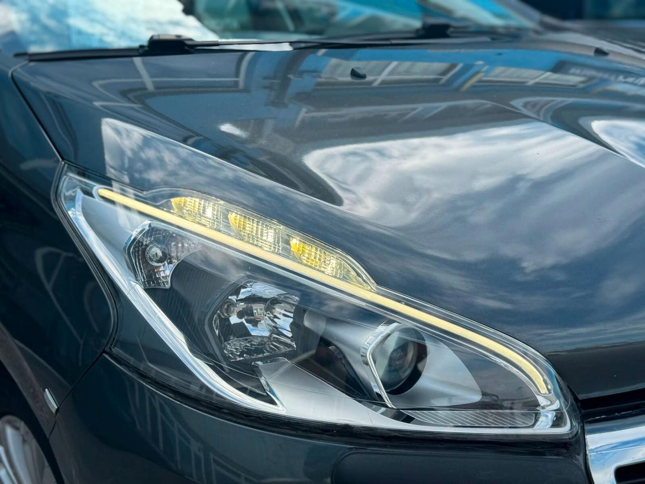 Peugeot 208 BlueHDi 75 5 porte Allure