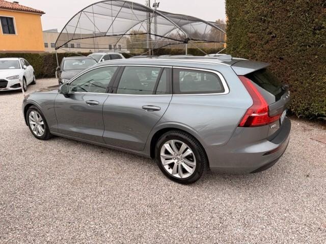 Volvo V60 2.0 d3 150 cv Momentum Geartronic
