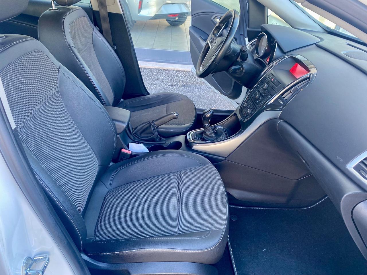 Opel Astra 1.7 CDTI 110CV - 2013
