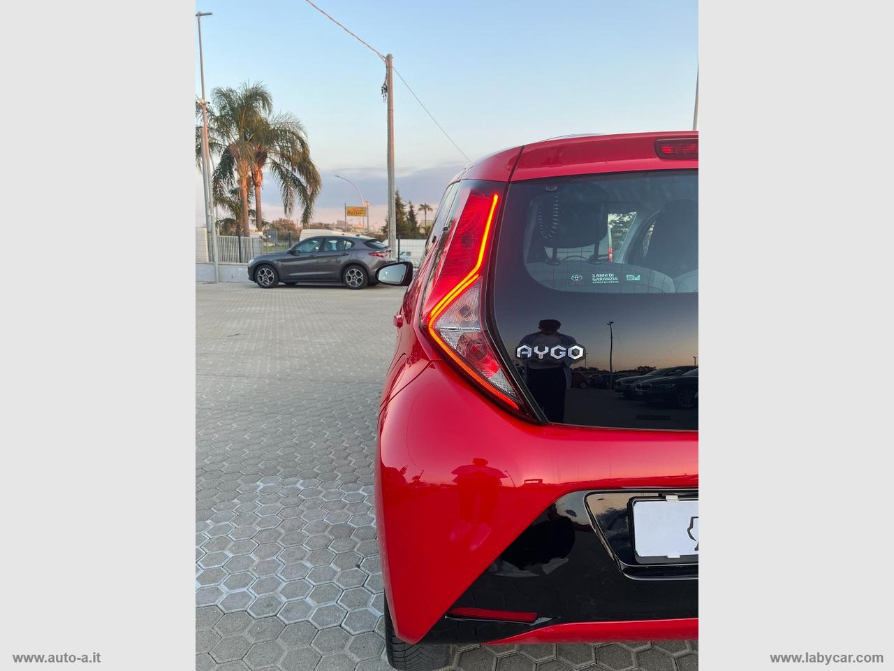 TOYOTA Aygo 1.0 VVT-i 72 CV 5p. x-business