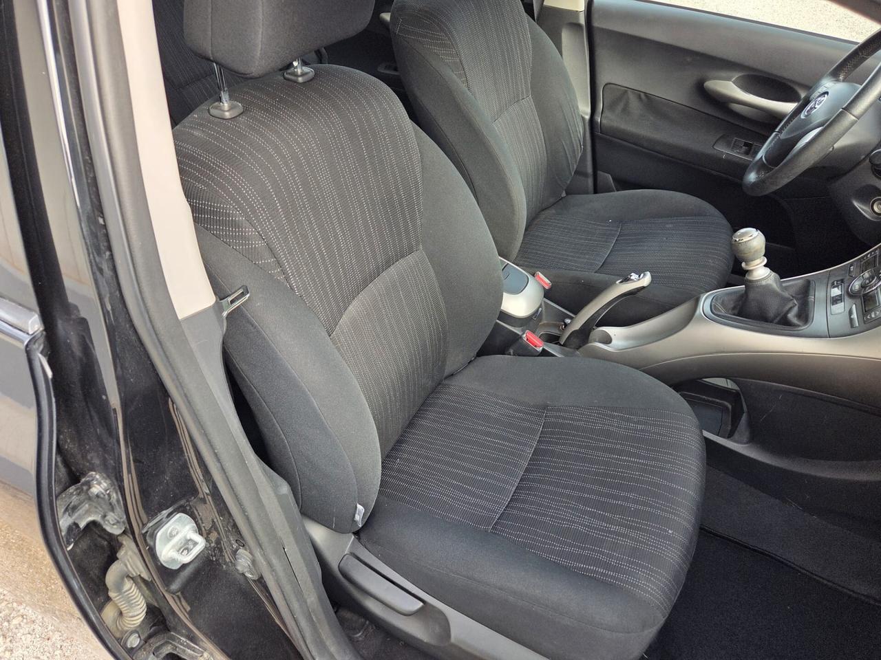 Toyota Auris 2.0TDI D-4D SOL -SOLI KM65.000-