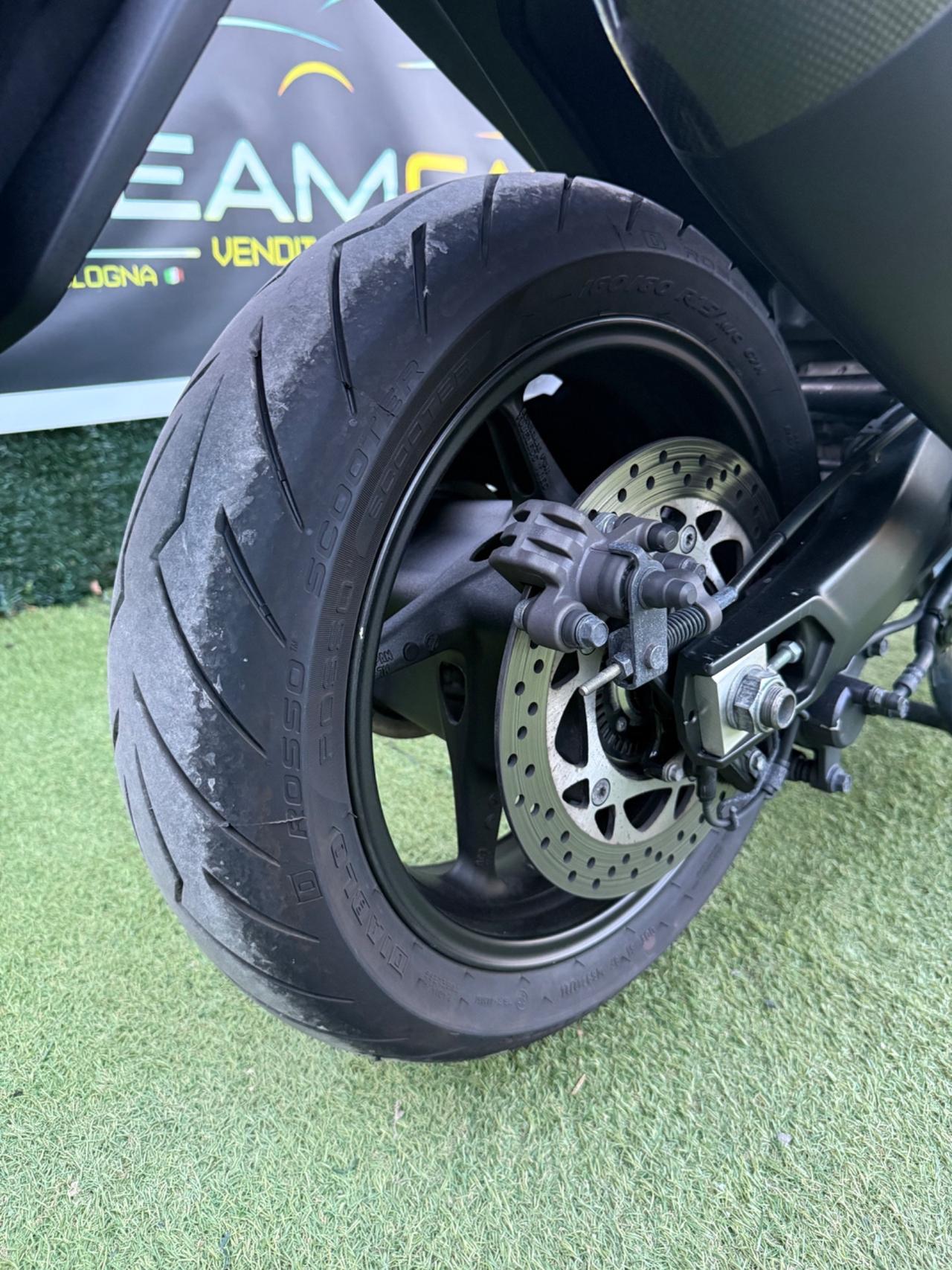 Yamaha T Max 2017 530 DX FULL AKRAPOVIC