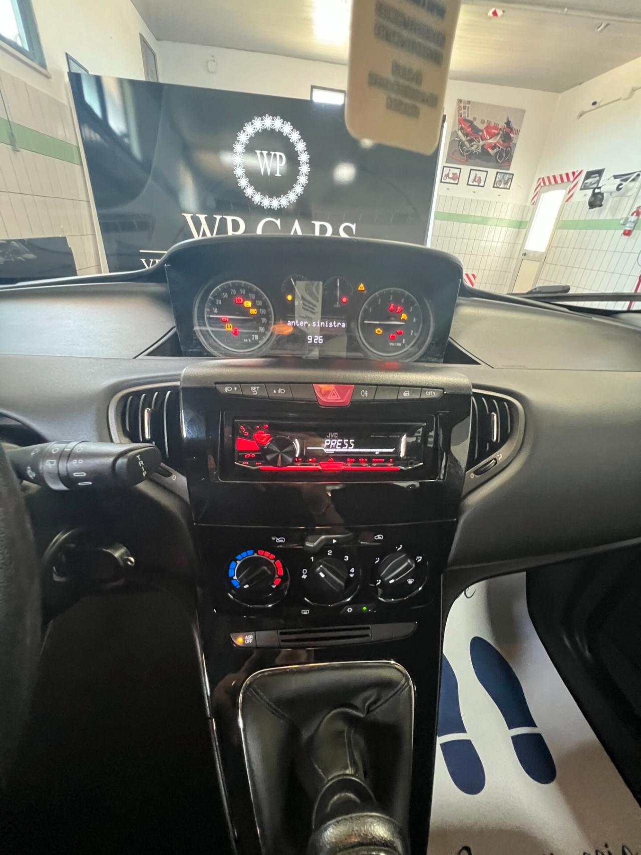 Lancia Ypsilon 1.2 69 CV 5 porte GPL Ecochic Silver