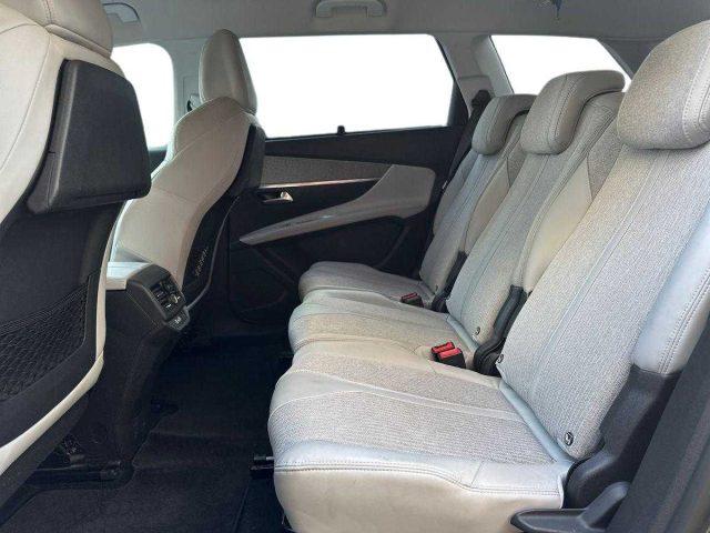 PEUGEOT 5008 BlueHDi 130 S&S EAT8 Allure