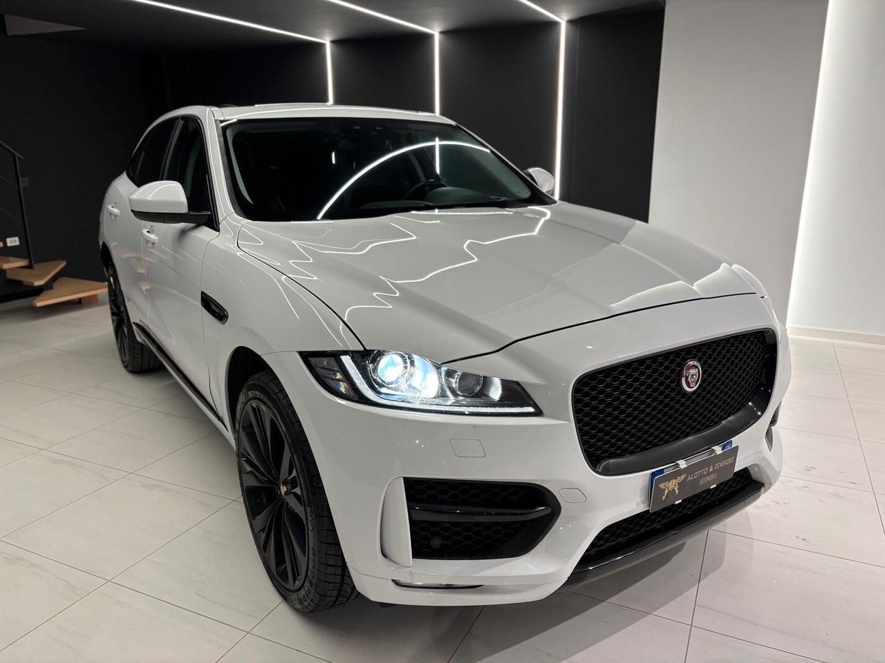 Jaguar F-Pace 3.0 D V6 300 CV AWD aut R-Sport