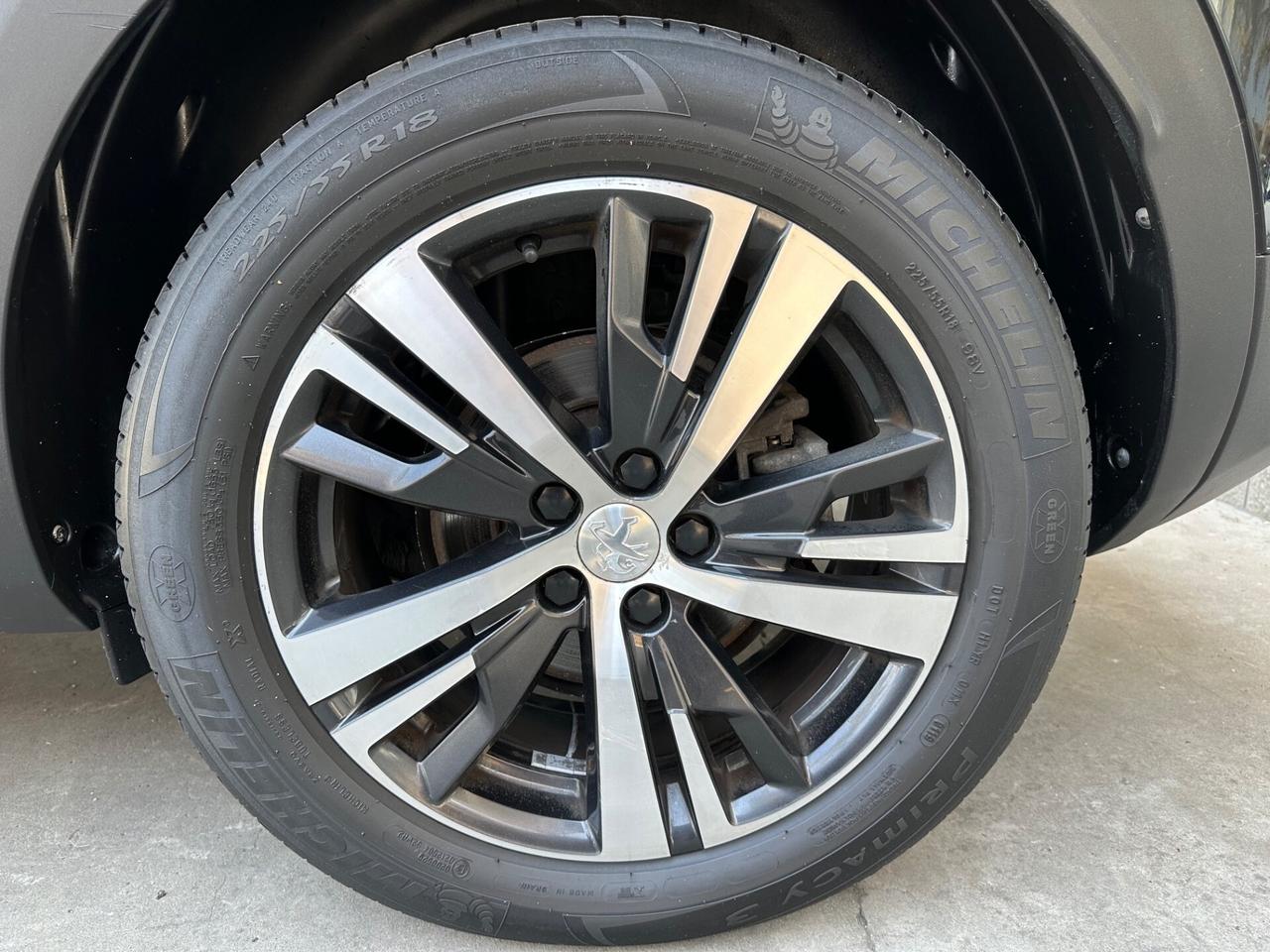 Peugeot 3008 BlueHDi 130 S&S EAT8 Allure