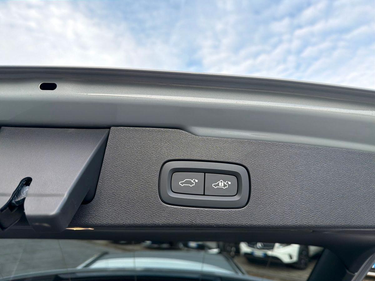 VOLVO V60 2.0 b4 Plus Dark auto