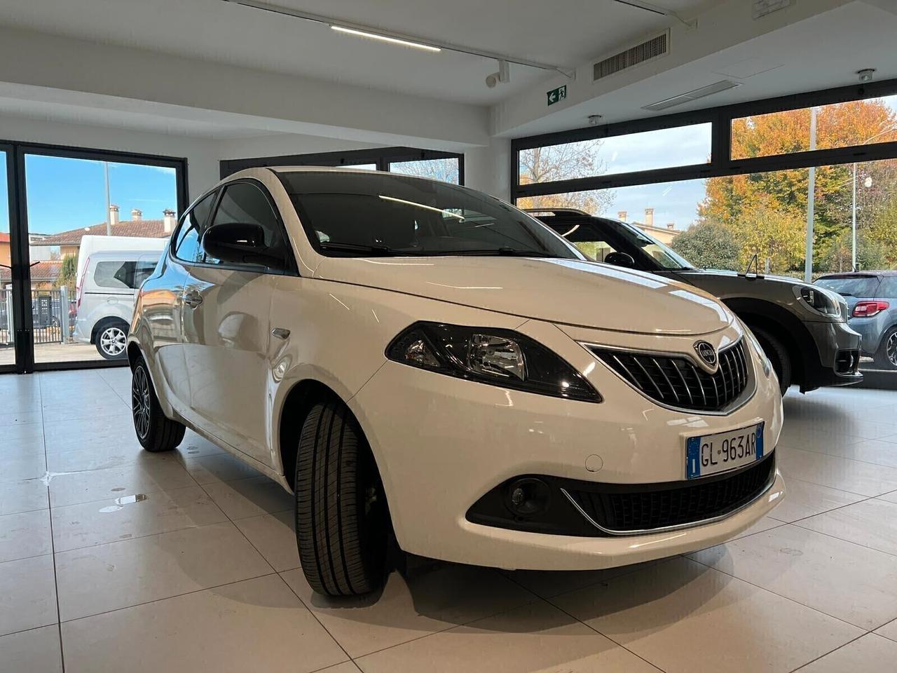 Lancia Ypsilon 1.0 FireFly 5 porte S&S Hybryd Gold