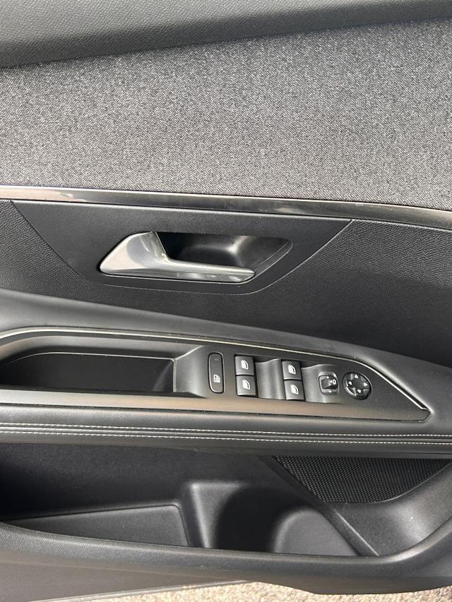 PEUGEOT 3008 BlueHDi 120 CV