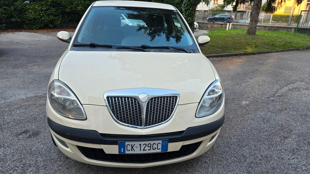 Lancia Ypsilon 1.2 Neopatentati 104600Km Euro4