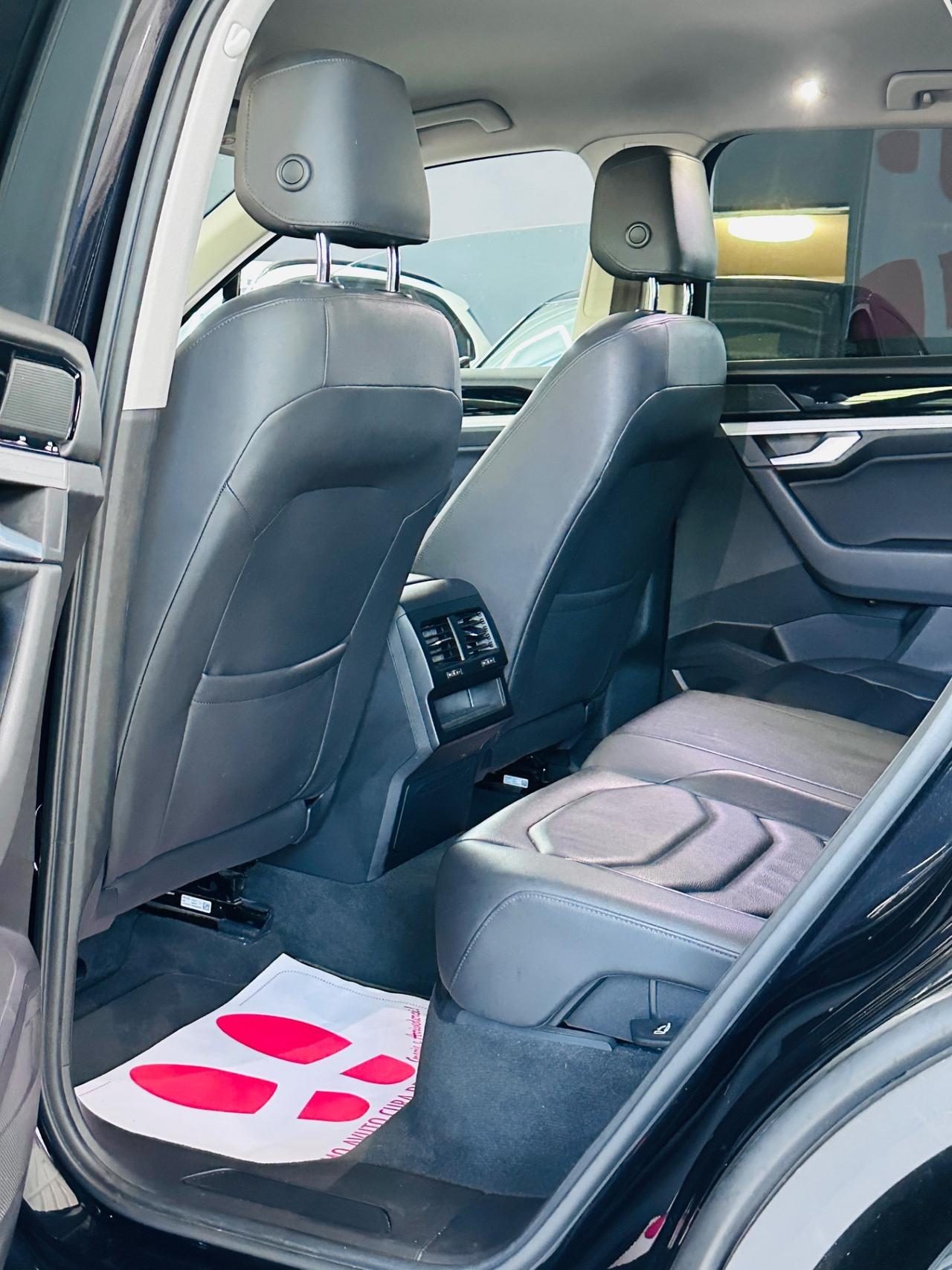 Volkswagen Touareg 3.0 V6 TDI SCR Black Style
