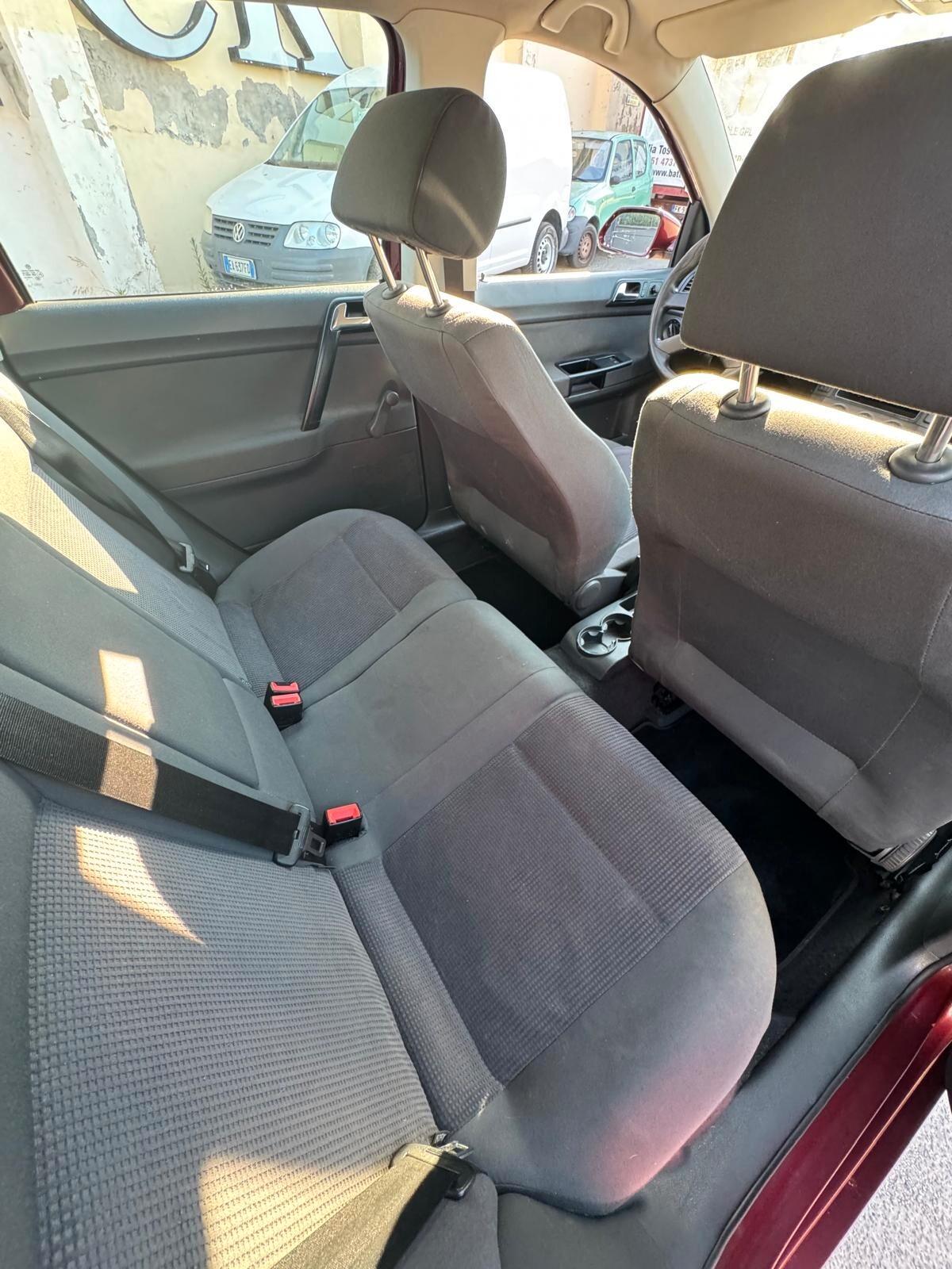 Volkswagen Polo 1.4/75CV 16V 5p. Sportline