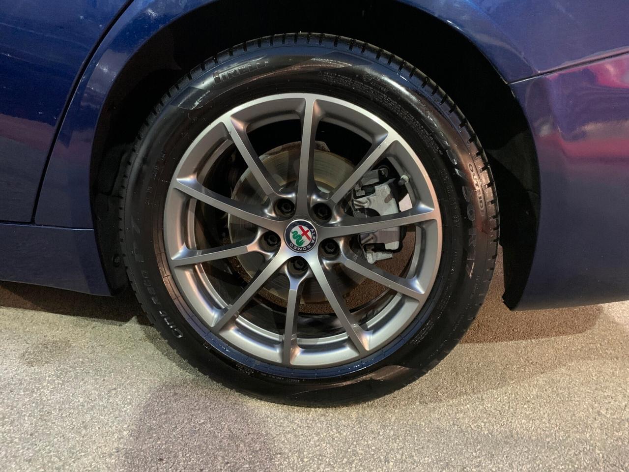 Alfa Romeo Giulia 2.2 Turbodiesel 180 CV Business Sport