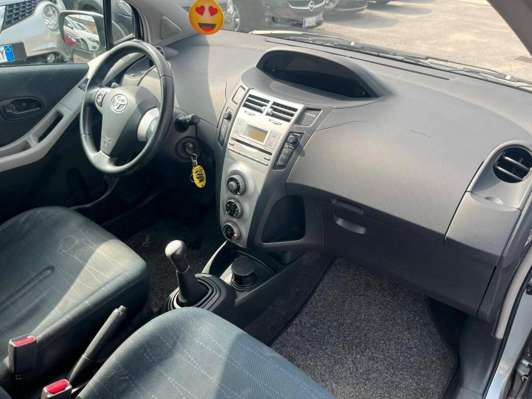 Toyota Yaris 1.0 Sol 5p