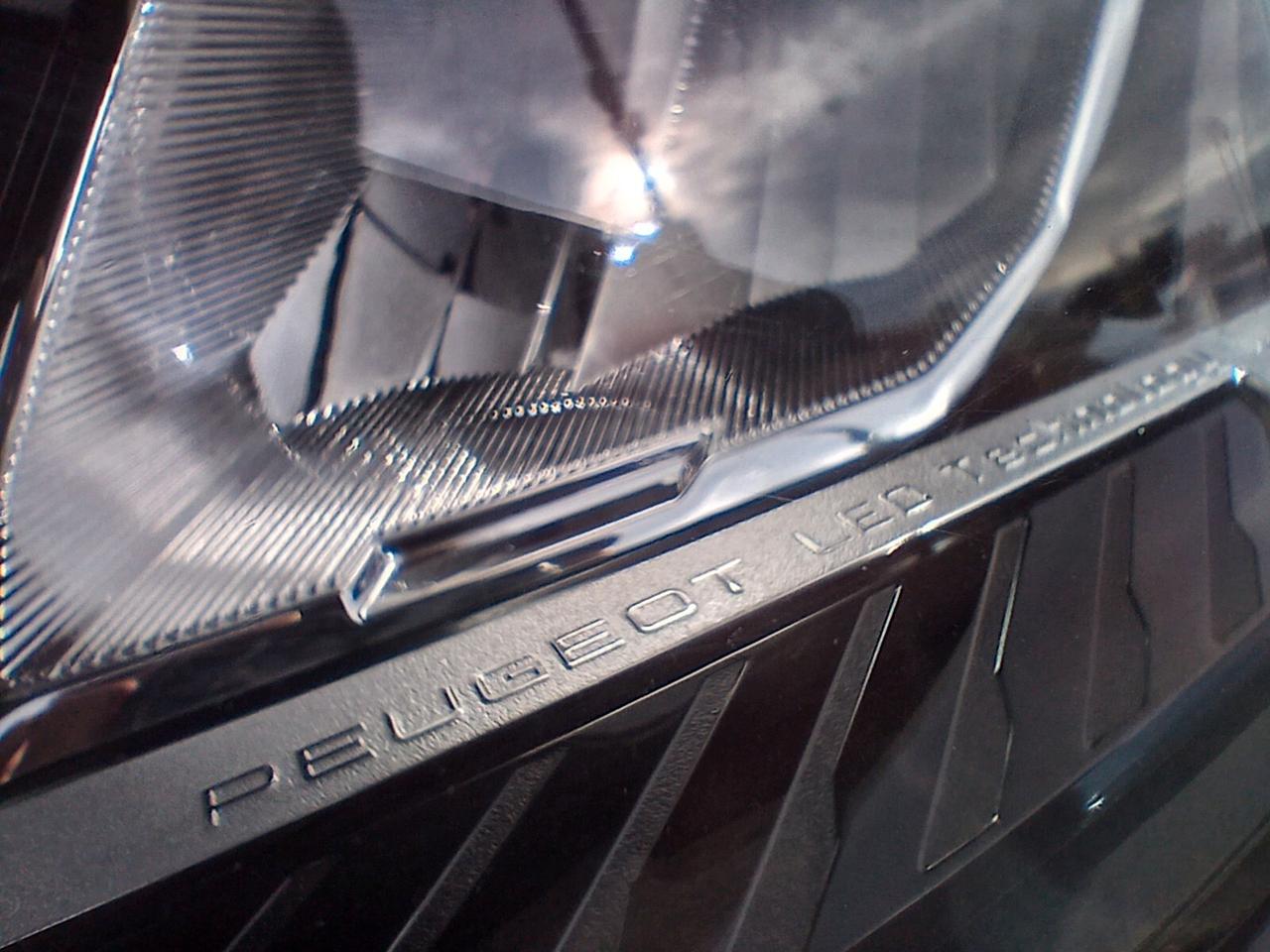 Peugeot 408 Hybrid 145 e-DCS6 Allure