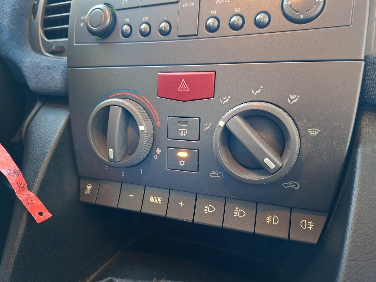 Lancia Ypsilon 1.2 8v Argento, adatta anche ai neop.