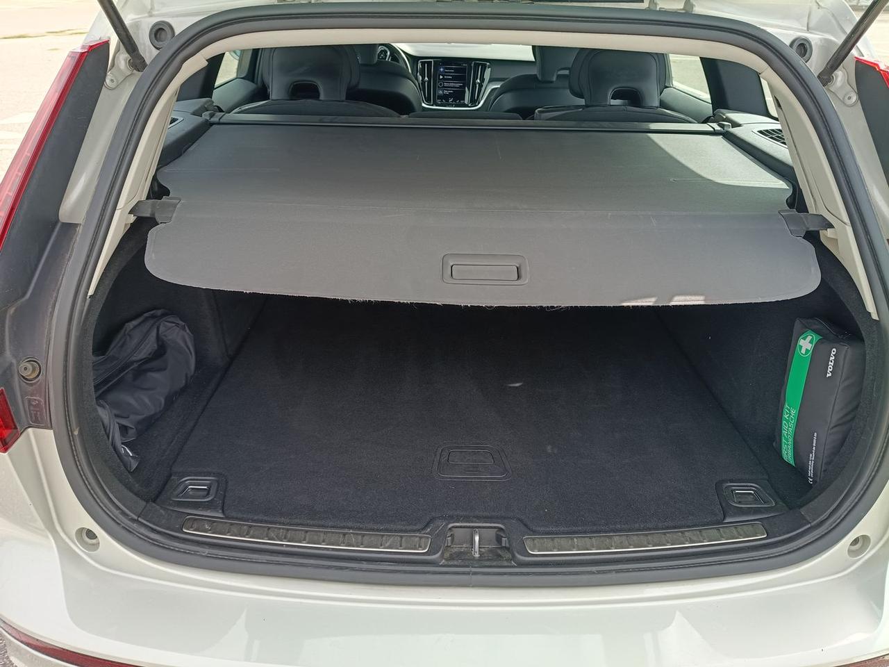 Volvo V60 momentum business pro 2.0 b4 mhev #12002
