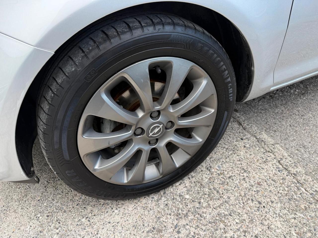 Opel CORSA 1.2 5 PORTE Club
