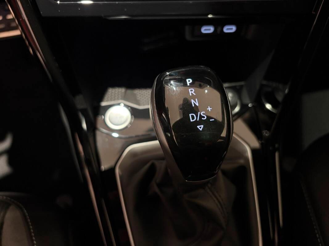 Volkswagen T-Roc 1.5 tsi R-Line dsg