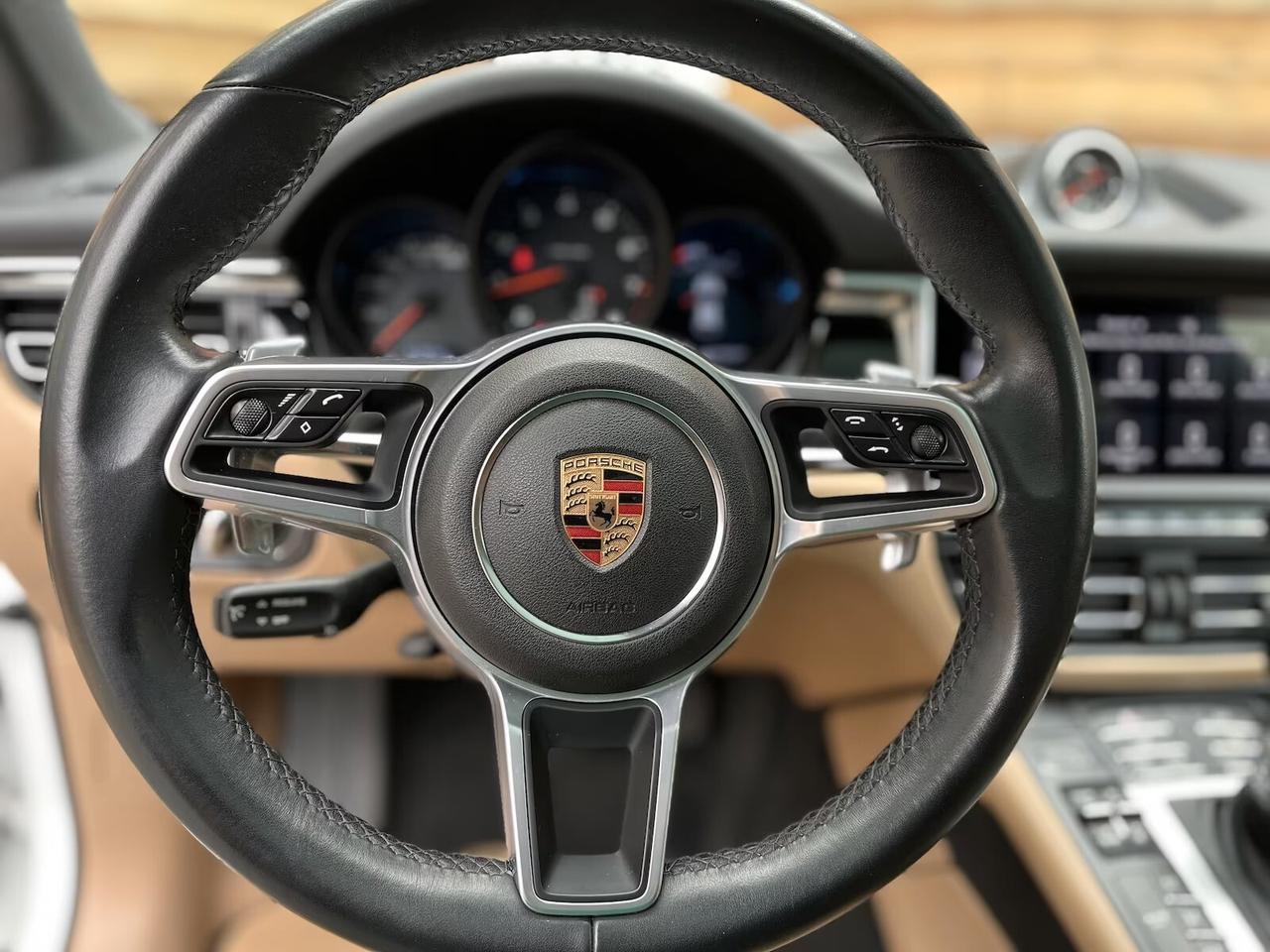 Porsche Macan 2.0 TETTO Navi LED SPORT CHRONO