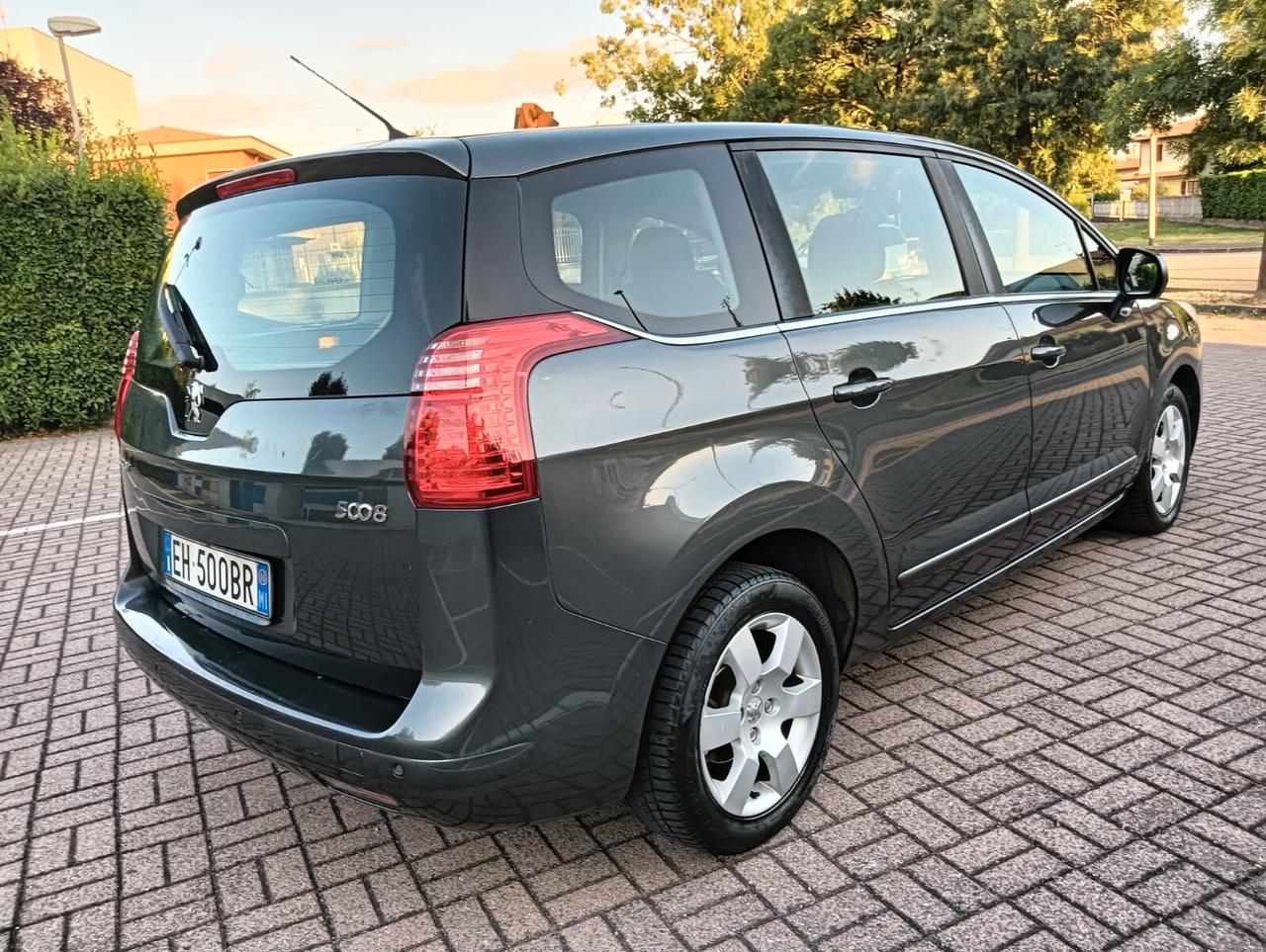 PEUGEOT 5008 1.6 VTI 120CV Family... 7 POSTTI .GPL VALIDO FINE DELL 2031... CELL 320 147 1147 WUATSAPP .CELL 3276540940 WUATSAPP..PREZZO 6200€ TRATABILLE