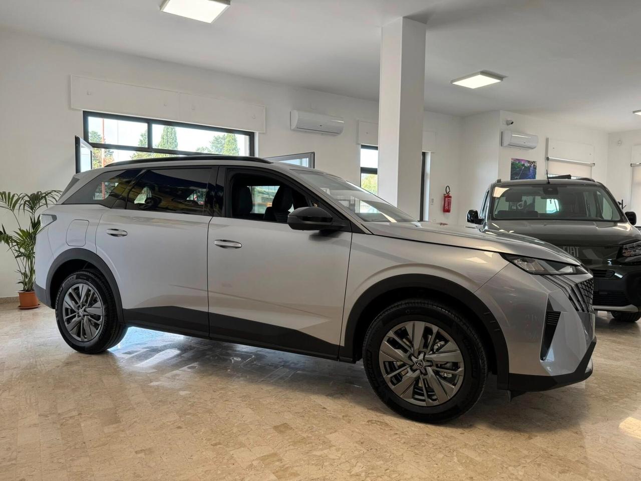 Peugeot 5008 Hybrid 145 e-DCS6 Allure