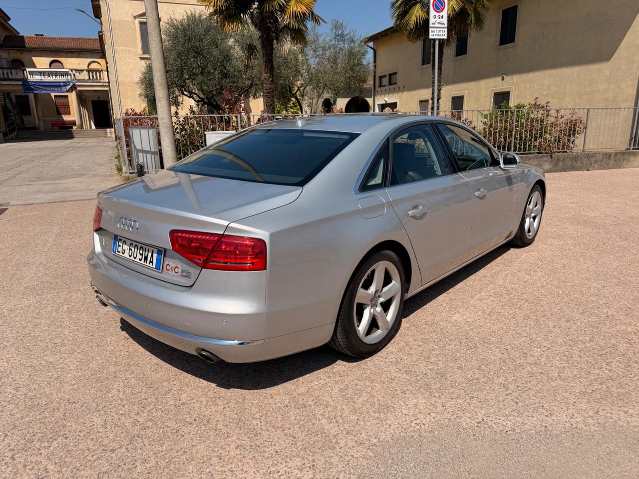 AUDI A8 4.2 V8 FSI quattro KM 113mila tetto frigo consolato ITA