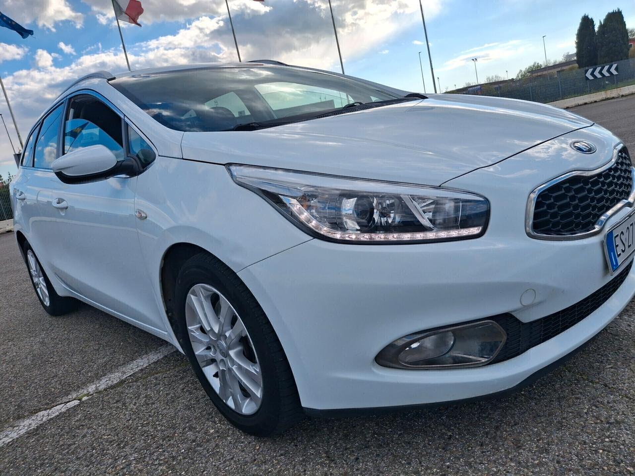 Kia Ceed cee'd 1.4 CRDi SW.-TELECAMERA-LUCI LED-