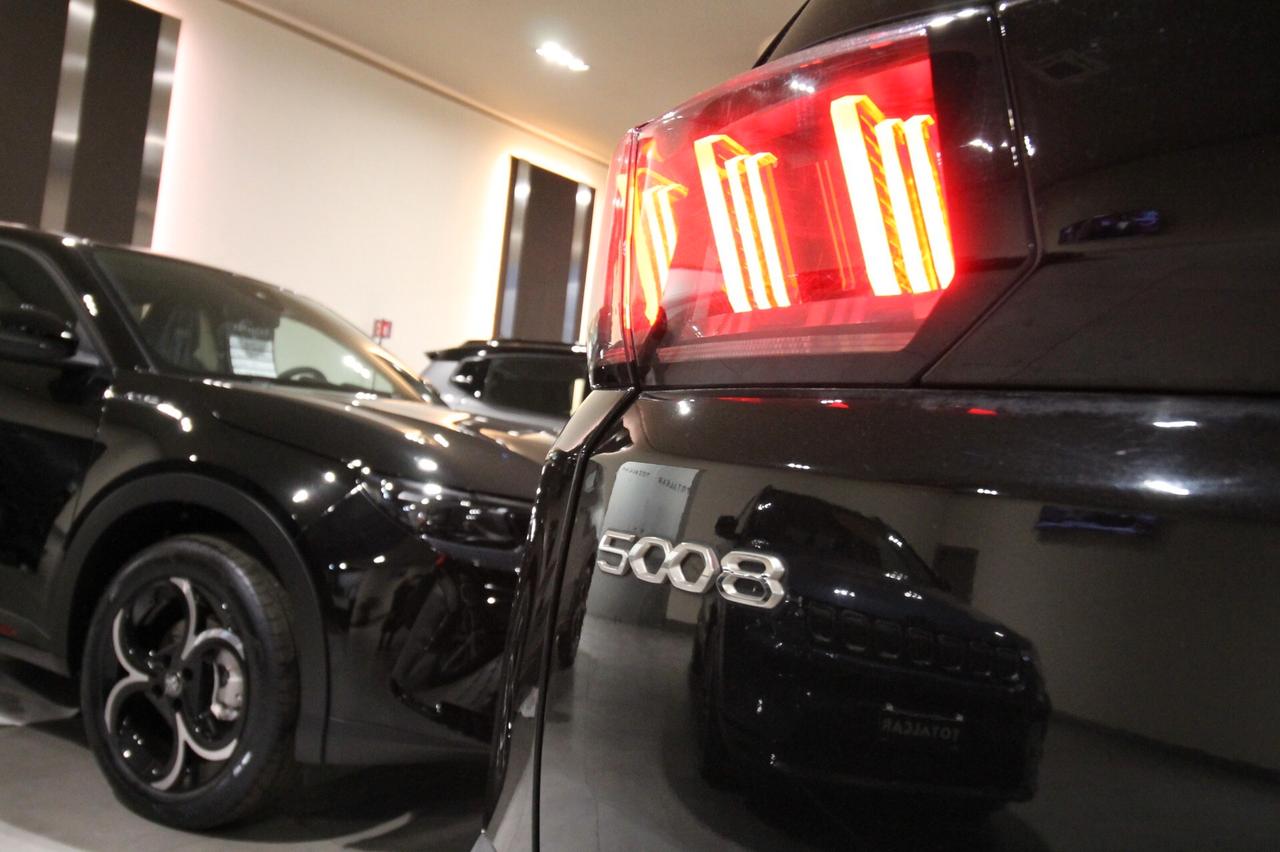PEUGEOT 5008 1.5 130 CV ALLURE