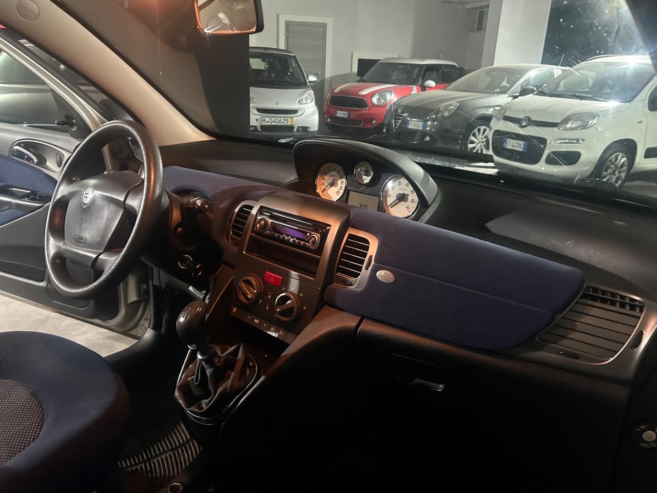 Lancia Ypsilon 1.2 16V Argento