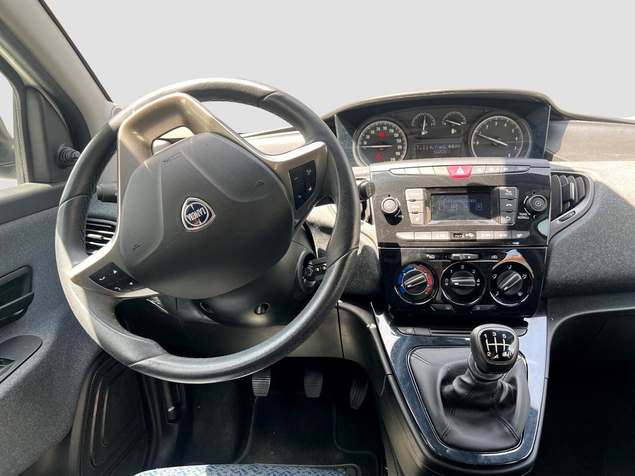 Lancia Ypsilon 1.0 FireFly 5 porte S&S Hybrid Ecochic A. Ferretti