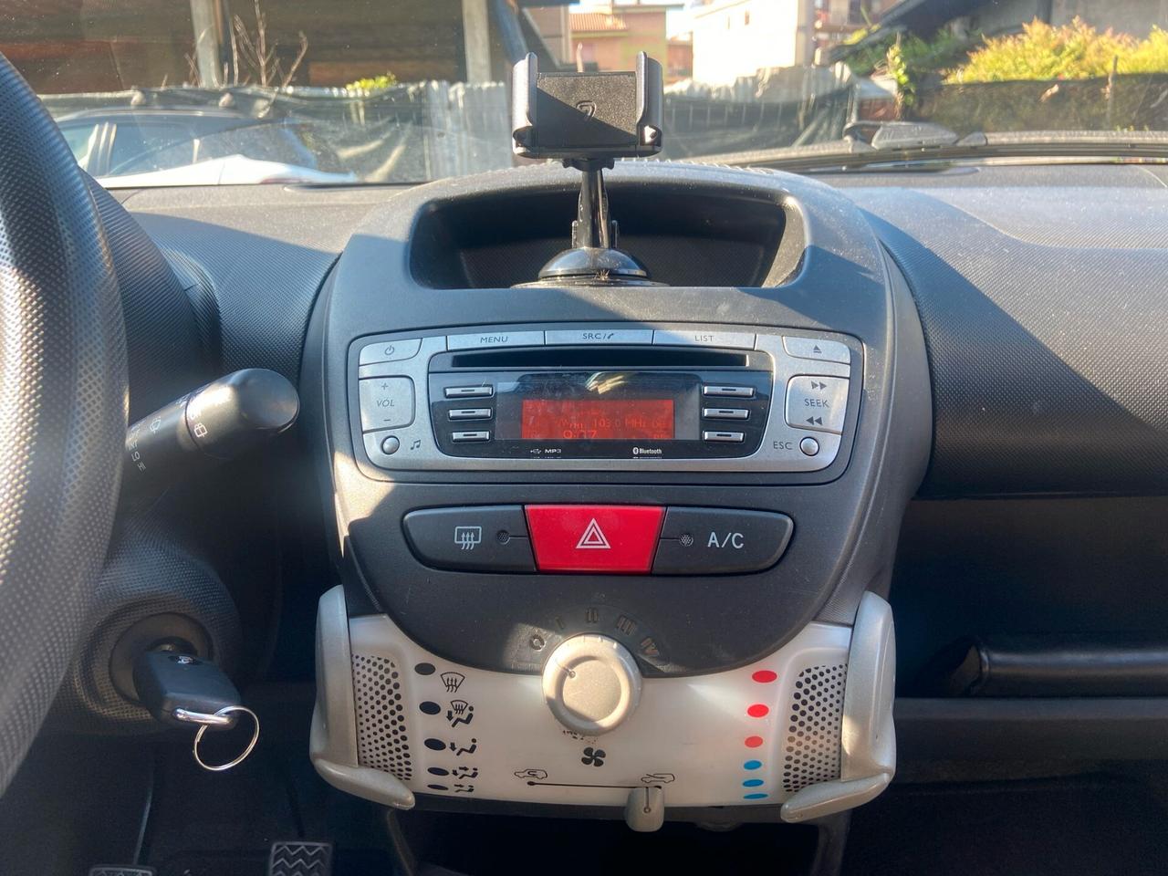 Toyota Aygo 1.0 12V VVT-i 5 porte Orange Connect MMT