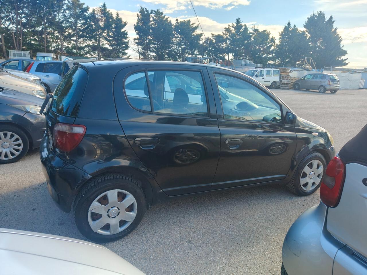 Toyota Yaris 1.0i 16V cat 5 porte