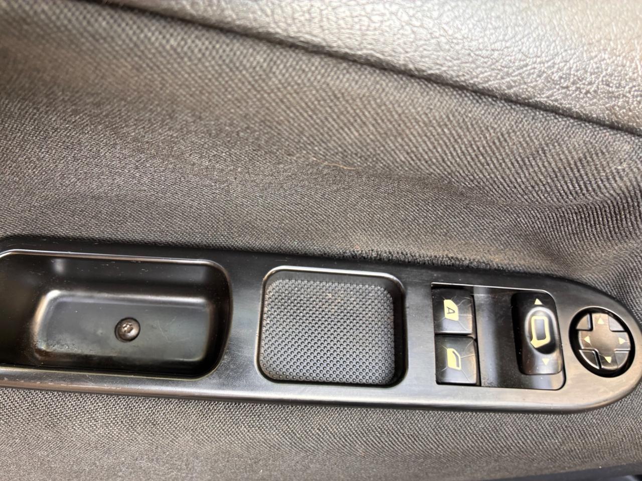 Peugeot 207 benz. NAVI 2009 - appena tagliandata !