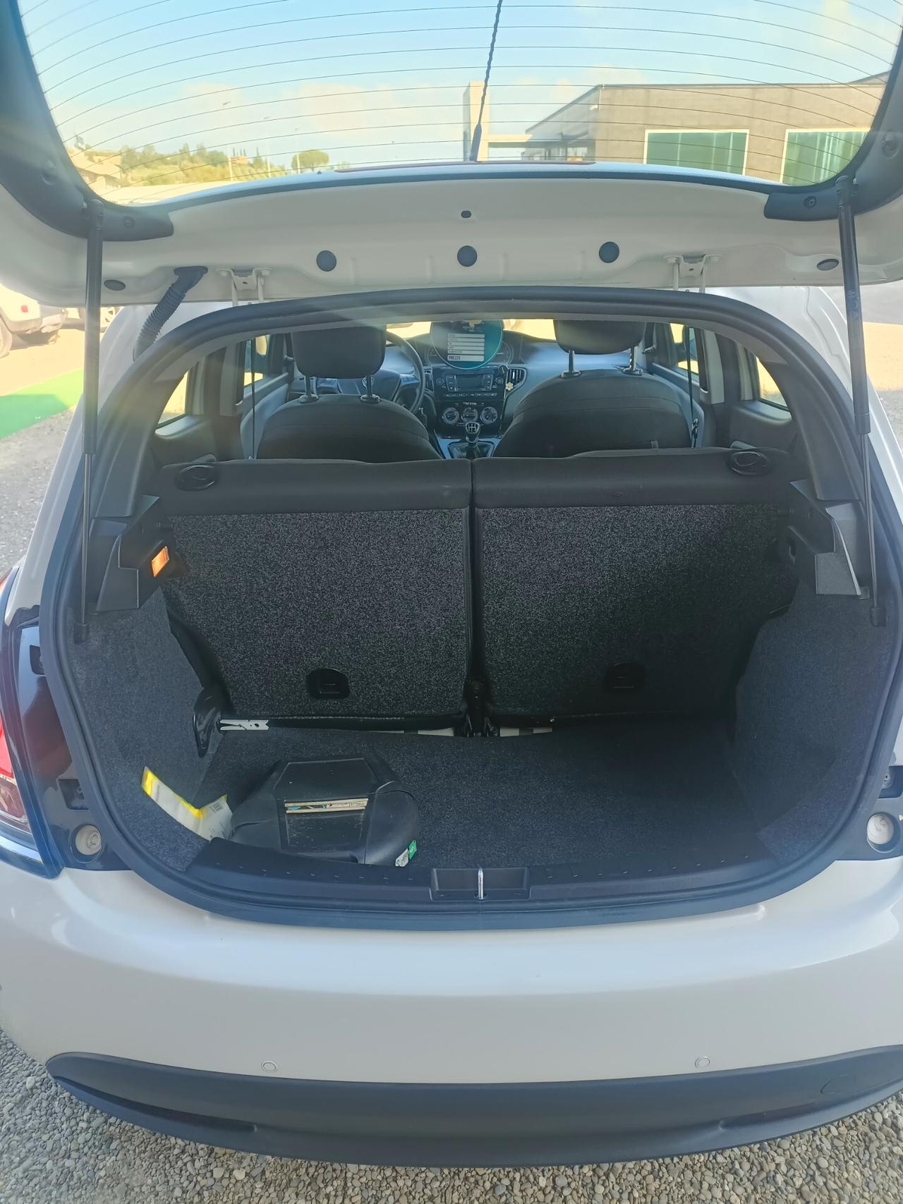 Lancia Ypsilon 1.2 69 CV 5 porte Elefantino Blu