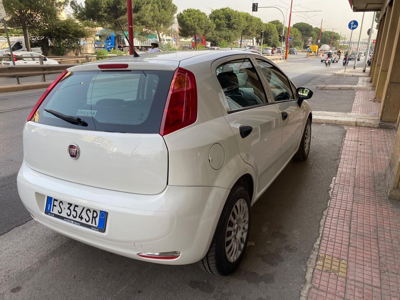 Fiat Punto 1.3 MJT II S&S 95 CV 5 porte Street