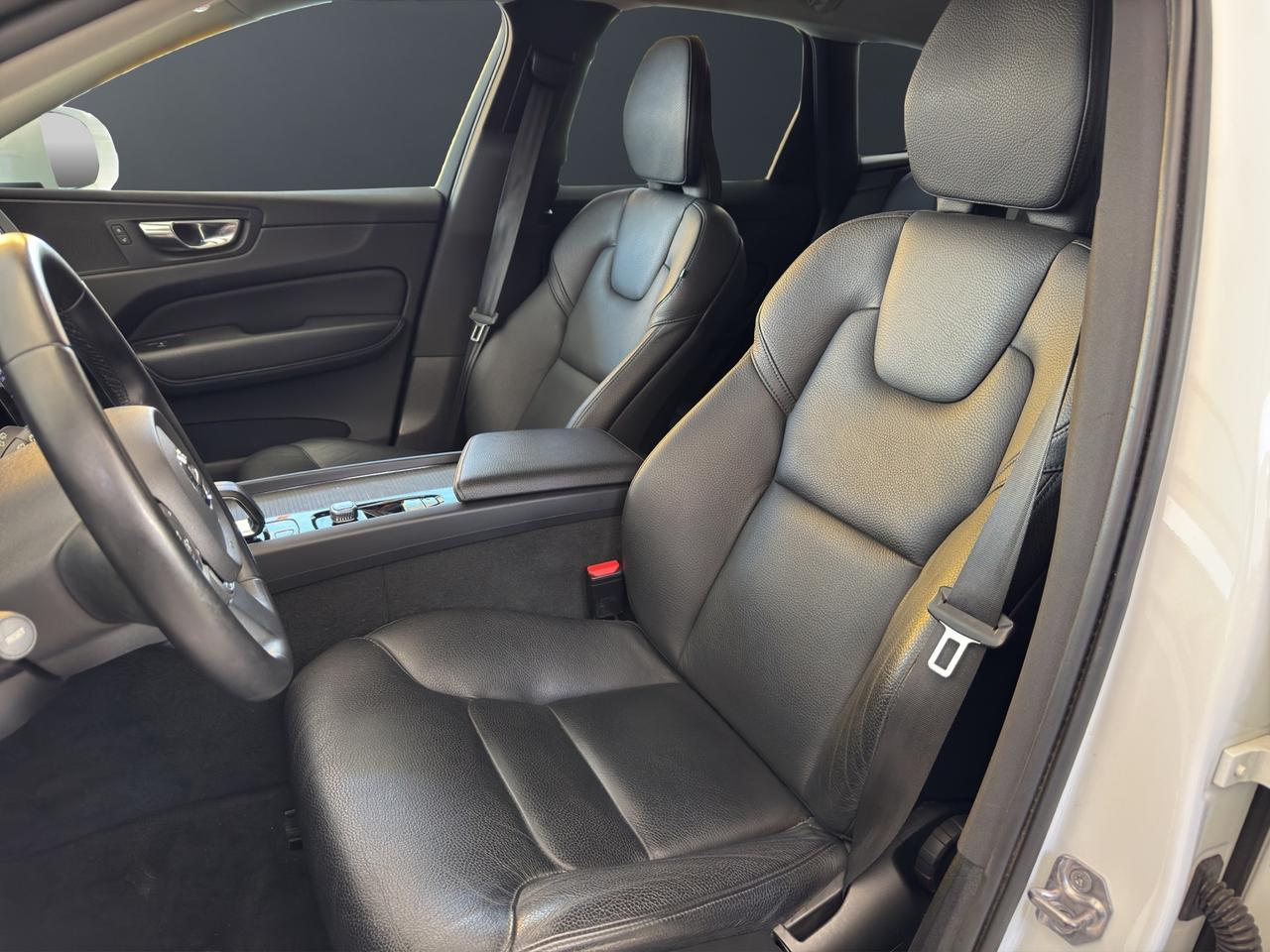 VOLVO XC60 B4 AWD MILD HYBRID MOMENTUM - 2021