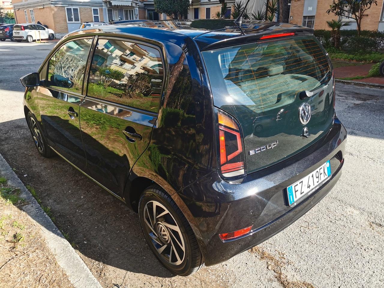 Volkswagen up 5 porte GARANZIA - OK NEOPATENTATI