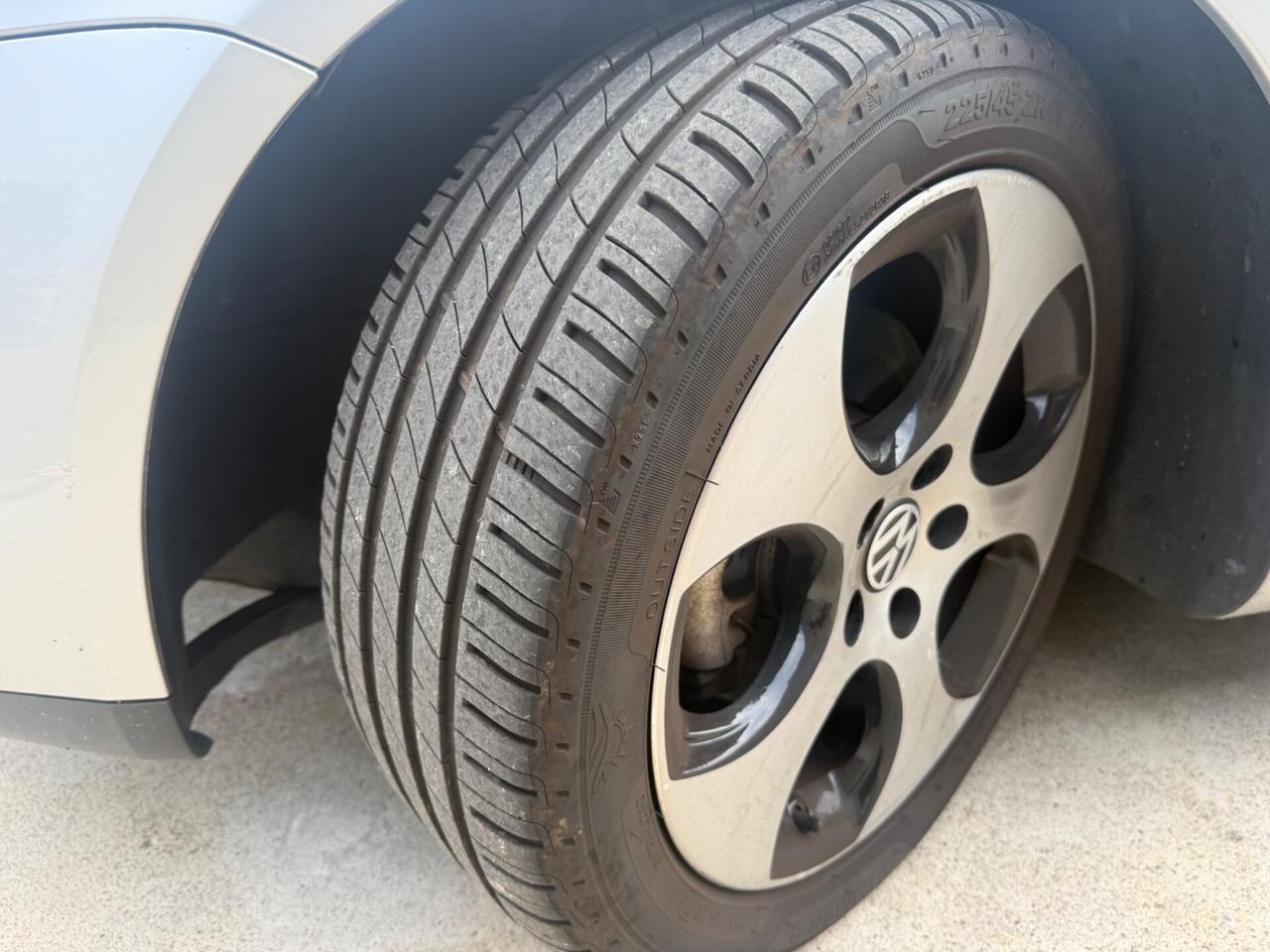 VW GOLF V 2.0TDI CERCHI 17 GTI