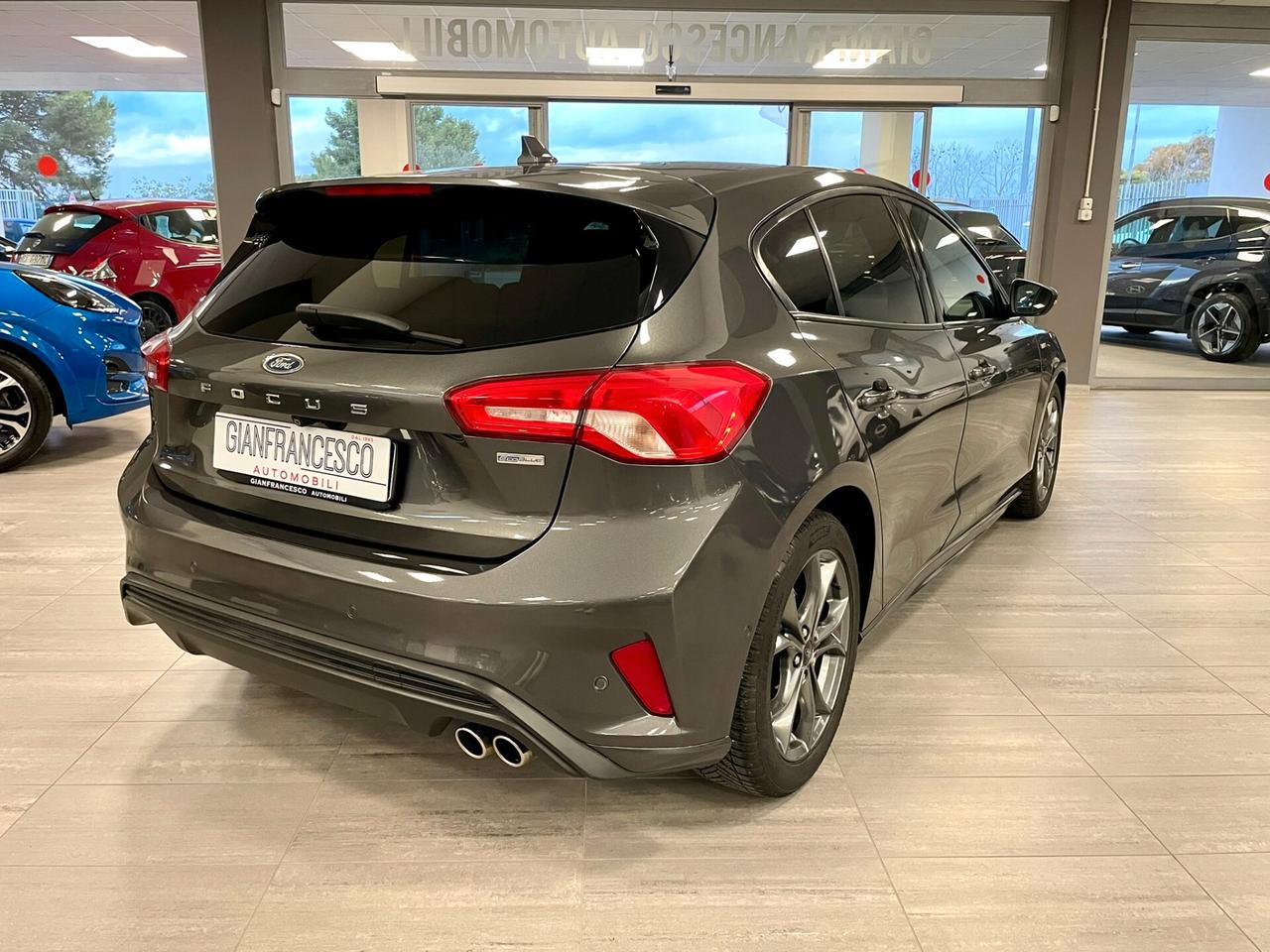 Ford Focus 1.5 EcoBlue 120cv A8 ST-Line